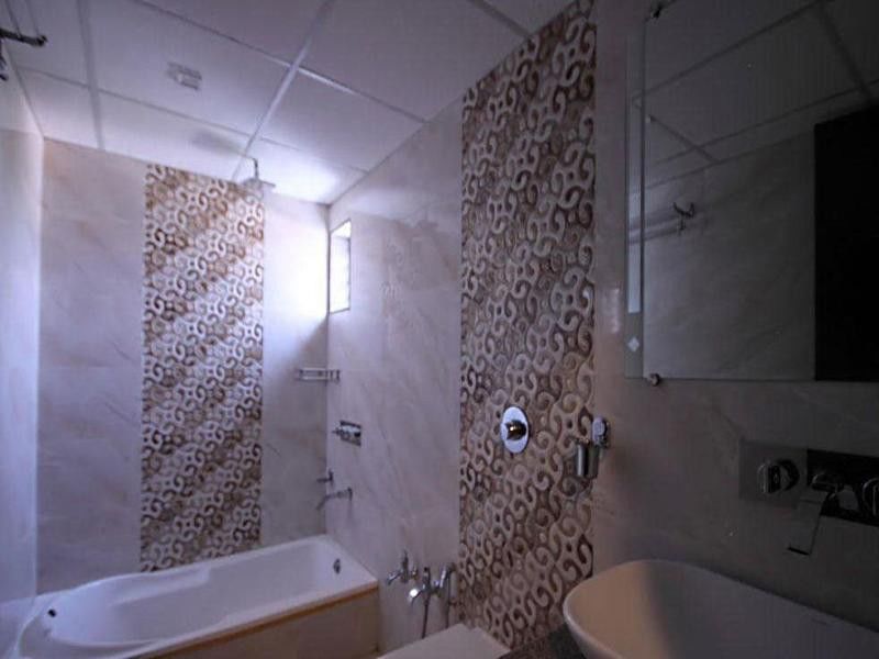 Golden Plaza Hotel Ahmedabad Exterior foto