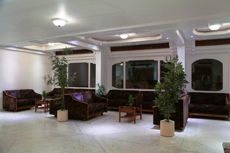 Golden Plaza Hotel Ahmedabad Exterior foto